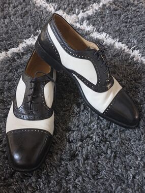 Johnston & Murphy Black and White Two-Tone Men's Wingtip Oxfords 10.5